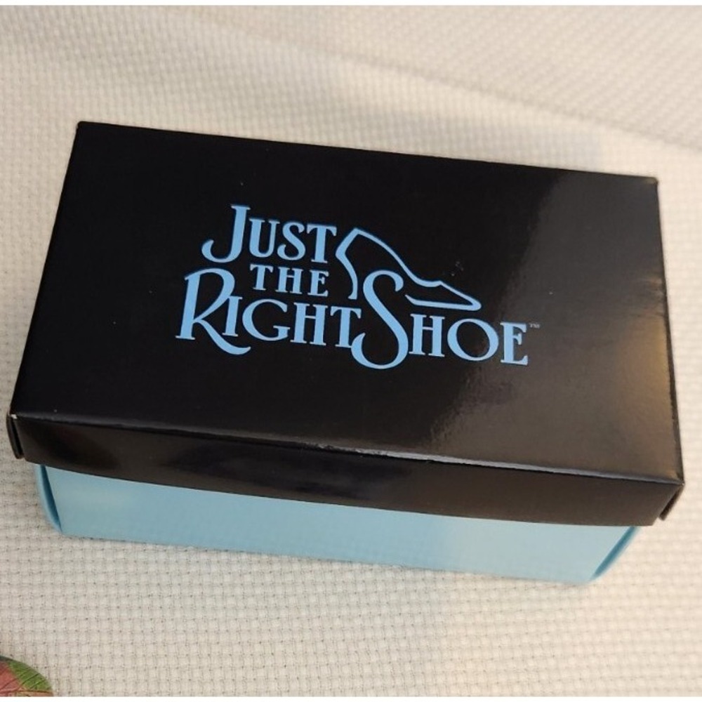 Just the Right Shoe by Raine- Rose Court -#25009 No‎ COA 1998 With Box - Picture 8 of 9